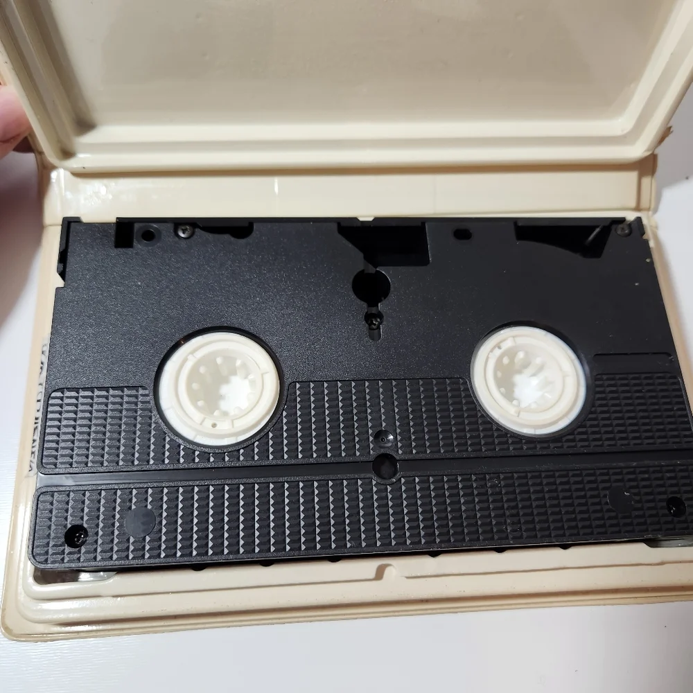 Disney Black Diamond Classics Beauty and the Beast VHS Tape - Picture 9 of 9